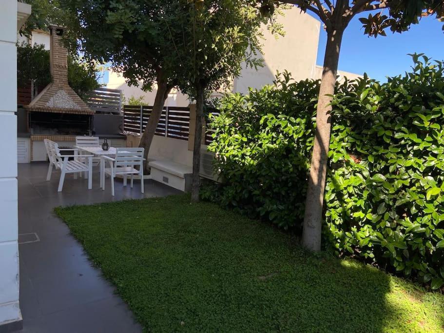 Cozy 2 Room Apartment With Garden Near Athens Air-Port Artemida  Exterior foto